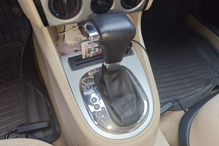 Used Volkswagen Lavida 2011 2.0L Automatic Premium Edition Gear Lever