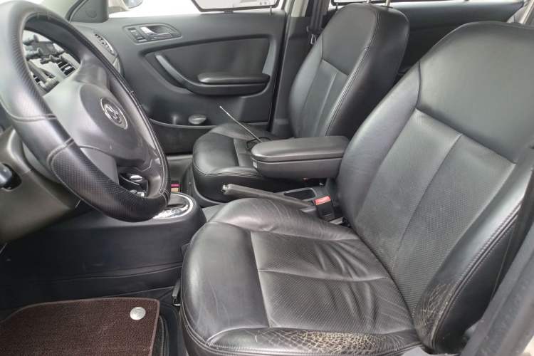 Used Volkswagen Lavida 2011 1.6L Automatic Premium Edition Left Front Seat