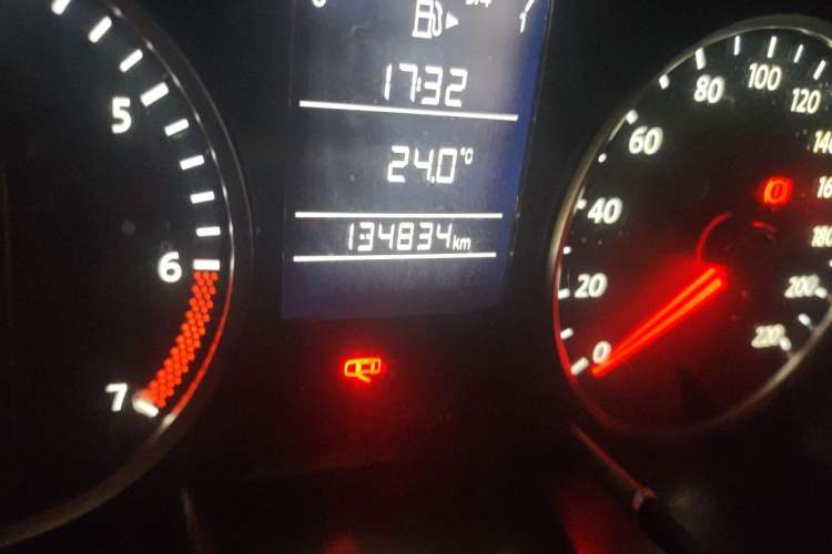 Used Volkswagen Lavida 2011 1.6L Manual Joy Version Odometer Close Up