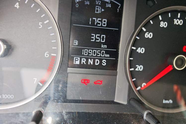 Used Volkswagen Lavida 2011 1.6L Automatic PinYou Edition Odometer Close Up