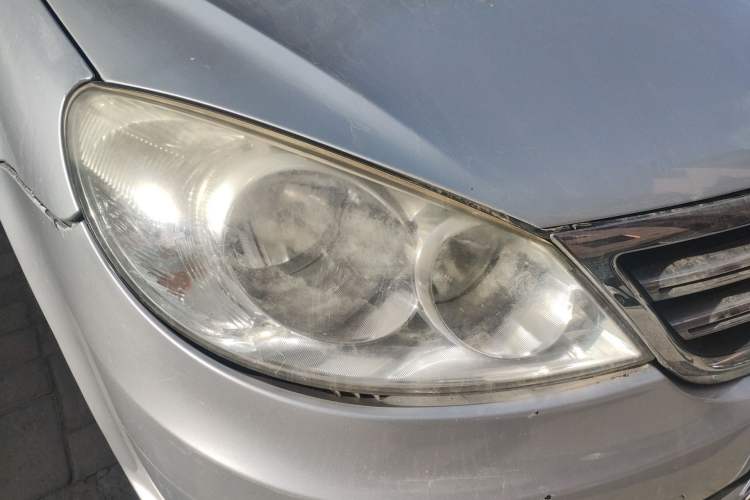 Used Volkswagen Lavida 2011 1.4 TSI Manual Prestige Edition Right Front Headlight