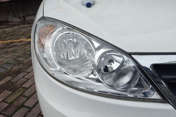 Used Volkswagen Lavida 2011 2.0L Automatic Premium Edition Right Front Headlight