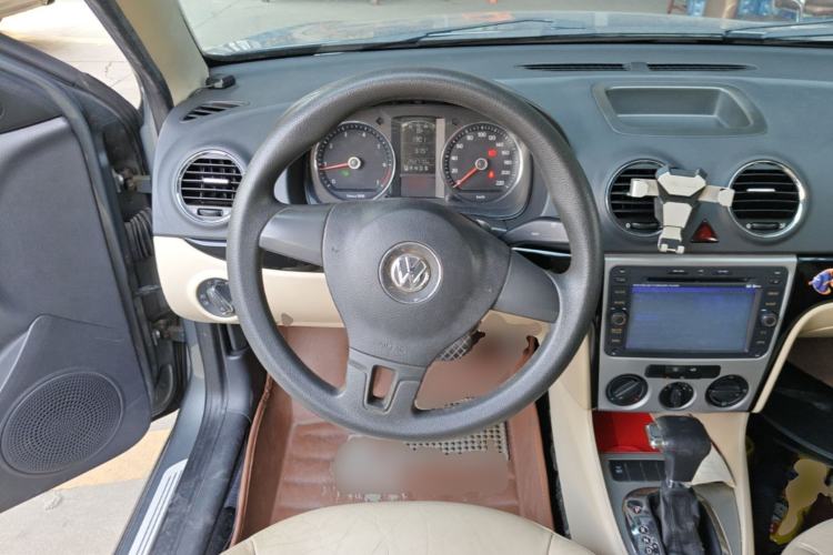 Used Volkswagen Lavida 2011 1.6L Automatic PinYou Edition Steering Wheel