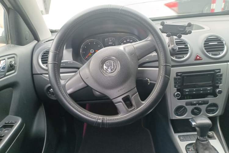 Used Volkswagen Lavida 2011 1.6L Automatic Premium Edition Steering Wheel