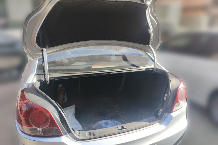 Used Volkswagen Lavida 2011 1.4 TSI Manual Prestige Edition Trunk