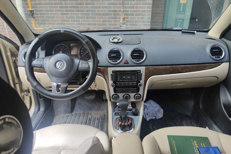 Used Volkswagen Lavida 2011 1.6L Automatic Pinxuan Edition Center Console