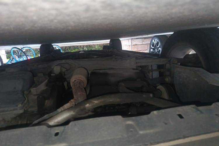 Used Volkswagen Lavida 2011 1.6L Automatic Premium Edition Chassis Front