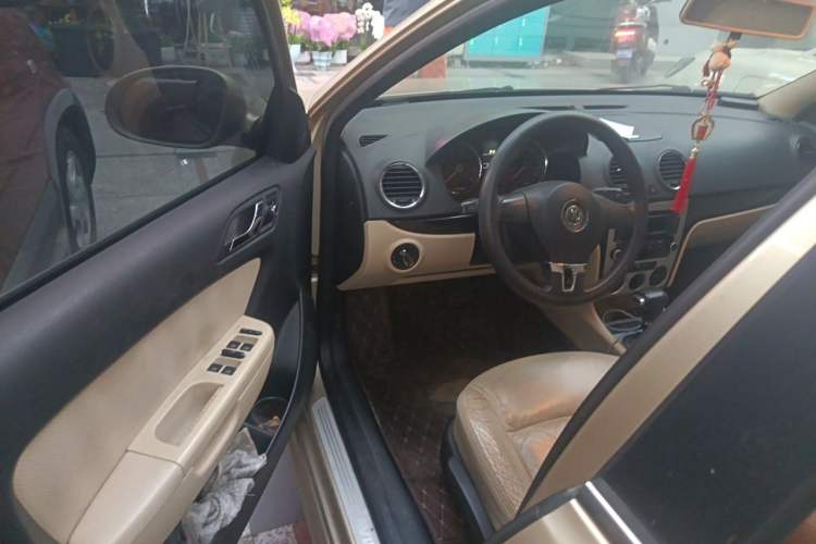 Used Volkswagen Lavida 2011 1.6L Automatic Premium Edition Driver Seat