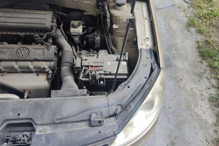 Used Volkswagen Lavida 2011 1.6L Automatic Pinxuan Edition Engine Bay Left