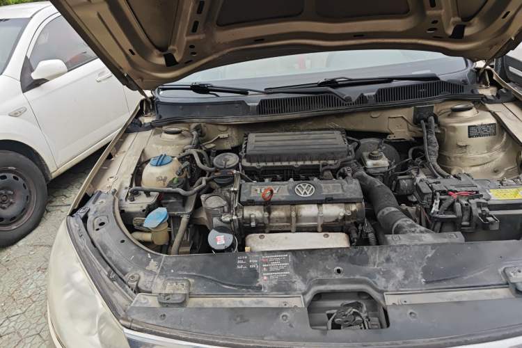 Used Volkswagen Lavida 2011 1.6L Automatic Pinxuan Edition Engine Bay Right