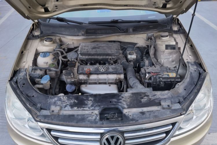 Used Volkswagen Lavida 2011 1.6L Automatic PinYou Edition Engine Bay