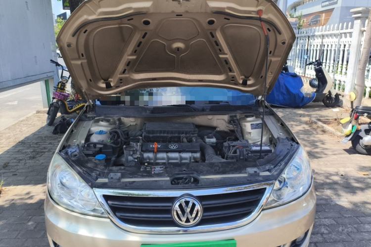Used Volkswagen Lavida 2011 1.6L Manual Joy Version Engine Bay