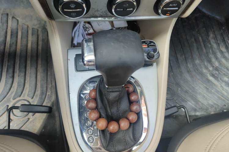 Used Volkswagen Lavida 2011 1.6L Automatic Pinxuan Edition Gear Lever