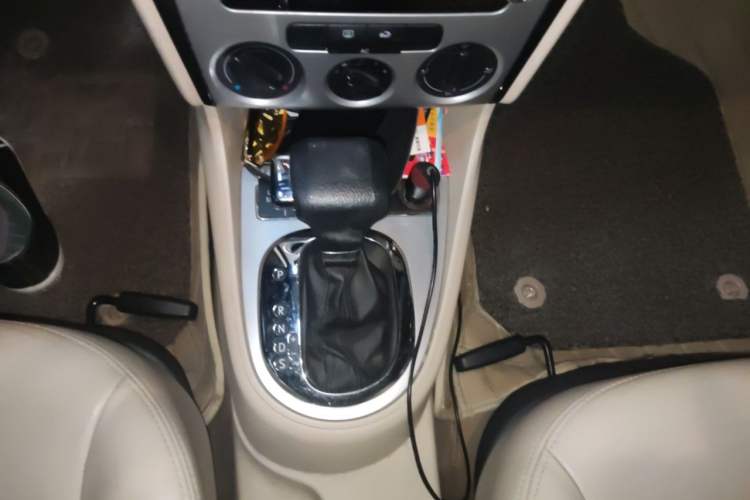 Used Volkswagen Lavida 2011 1.6L Automatic Premium Edition Gear Lever