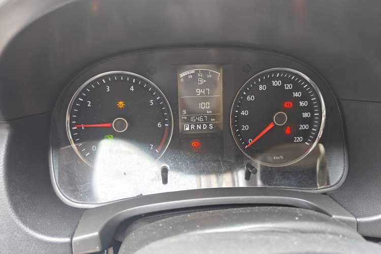 Used Volkswagen Lavida 2011 1.6L Automatic PinYou Edition Instrument Cluster
