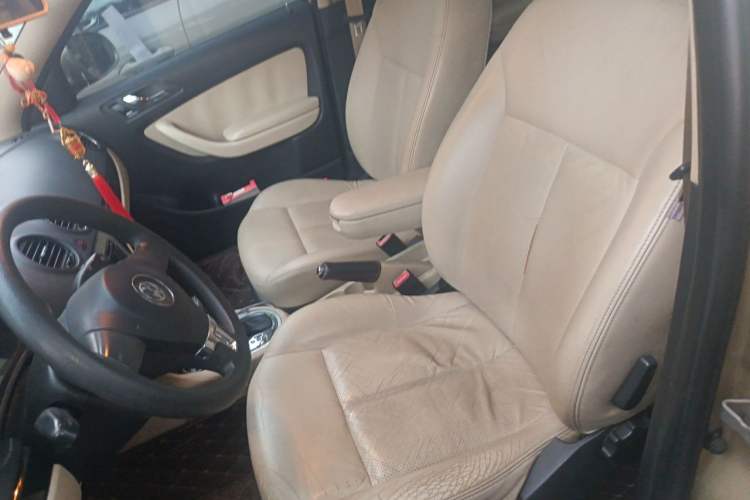 Used Volkswagen Lavida 2011 1.6L Automatic Premium Edition Left Front Seat