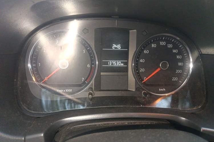 Used Volkswagen Lavida 2011 1.6L Automatic Premium Edition Odometer Close Up