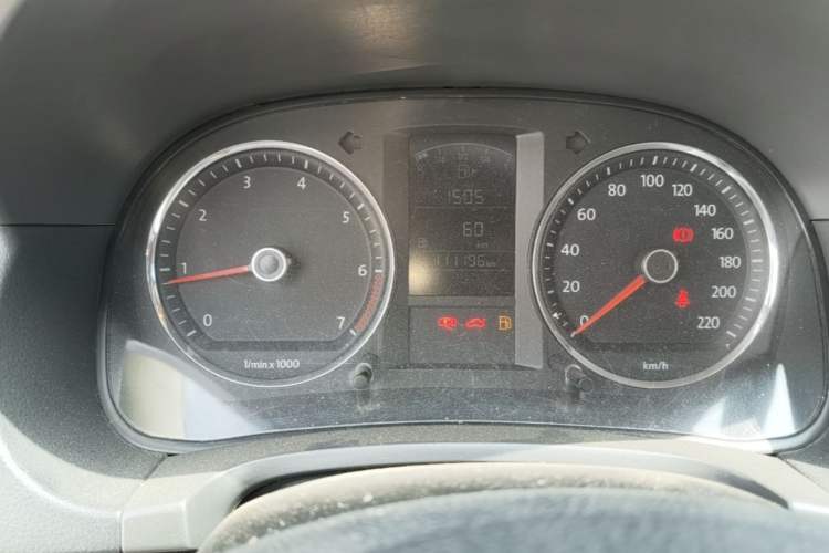 Used Volkswagen Lavida 2011 1.6L Manual - Premium Edition Odometer Close Up