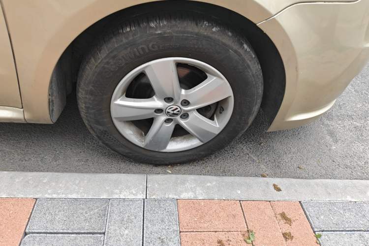 Used Volkswagen Lavida 2011 1.6L Manual Joy Version Right Front Wheel Hub