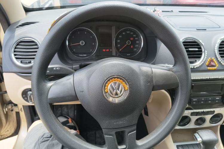 Used Volkswagen Lavida 2011 1.6L Automatic Premium Edition Steering Wheel