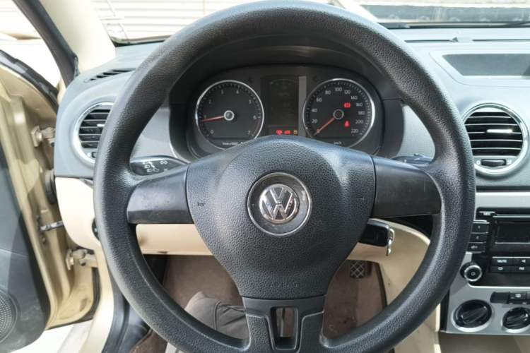 Used Volkswagen Lavida 2011 1.6L Manual - Premium Edition Steering Wheel