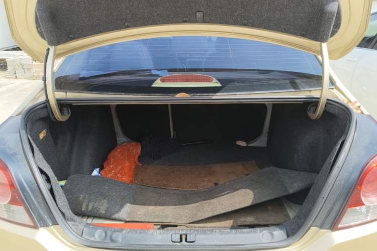 Used Volkswagen Lavida 2011 1.6L Manual - Premium Edition Trunk