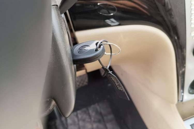 Used Volkswagen Lavida 2011 1.6L Automatic Premium Edition Vehicle Key