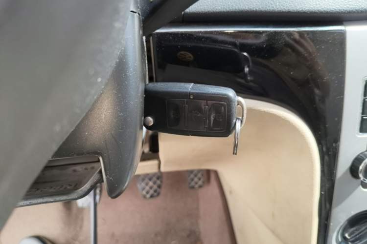 Used Volkswagen Lavida 2011 1.6L Manual - Premium Edition Vehicle Key