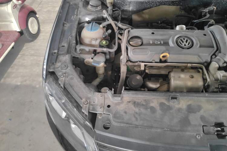 Used Volkswagen Lavida  Engine Bay Right