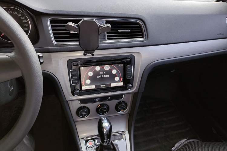Used Volkswagen Lavida 2013 Revised Version 1.4 TSI DSG Comfort Edition Audio And AC Panel
