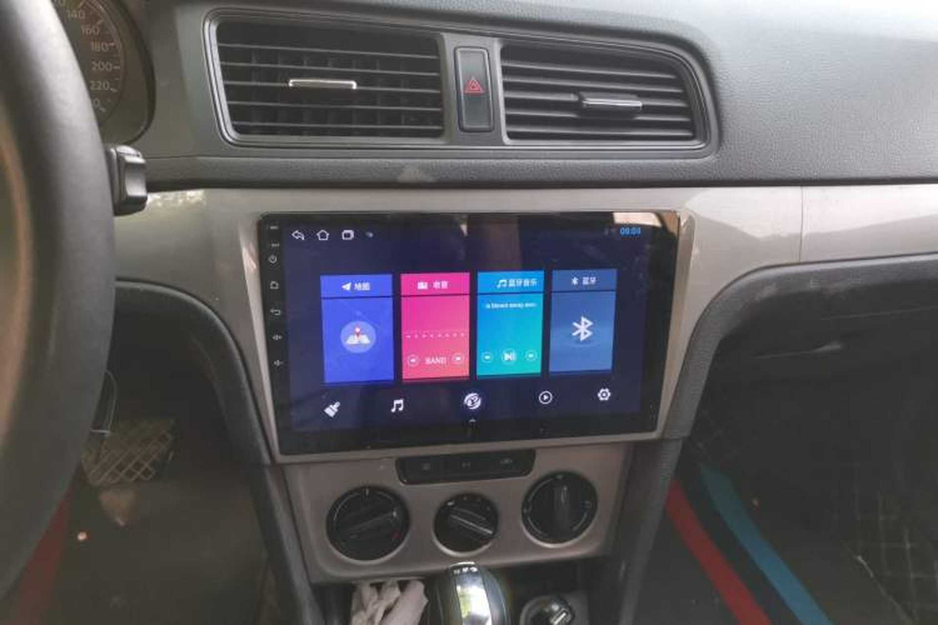 Used Volkswagen Lavida 2013 Revised Classic 1.6L Automatic Fashion Edition Audio And AC Panel