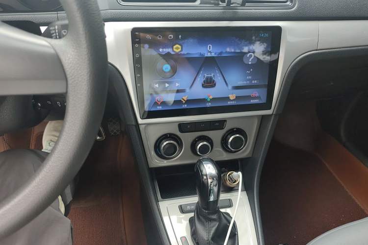 Used Volkswagen Lavida 2013 Revised Classic 1.6L Automatic Fashion Edition Audio And AC Panel