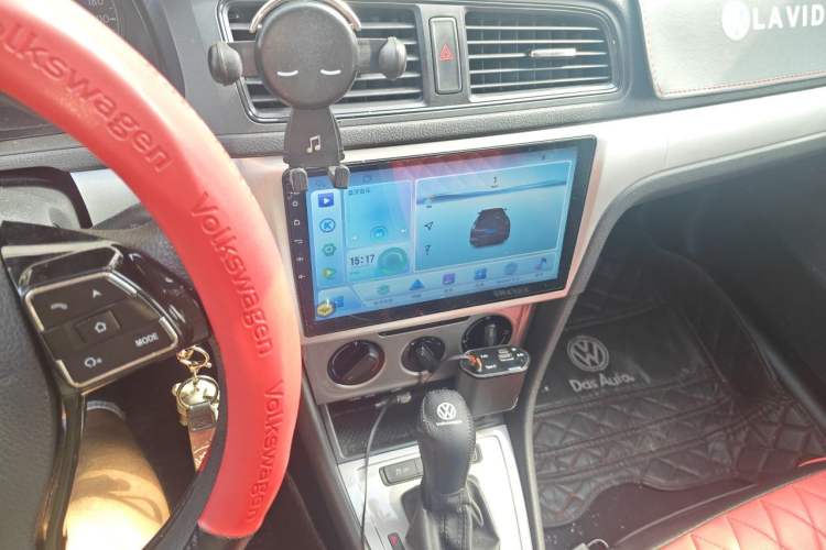 Used Volkswagen Lavida 2013 Revised Classic 1.6L Automatic Fashion Edition Audio And AC Panel