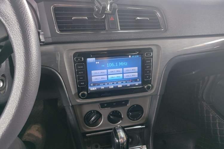 Used Volkswagen Lavida 2013 Revised Version 1.4 TSI DSG Comfort Edition Audio And AC Panel