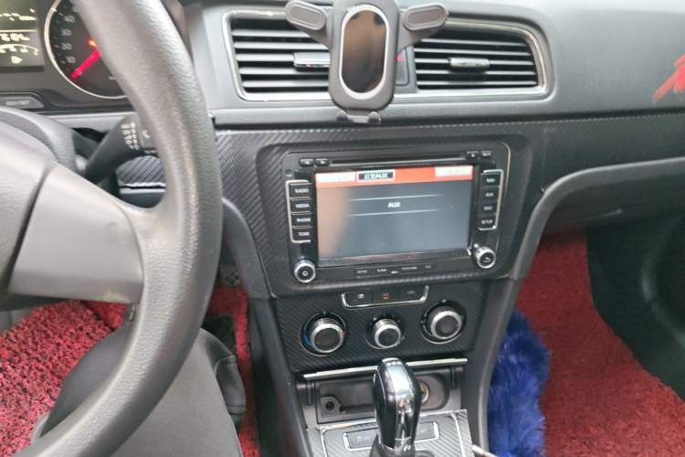 Used Volkswagen Lavida 2013 Revised Version 1.4 TSI DSG Comfort Edition Audio And AC Panel