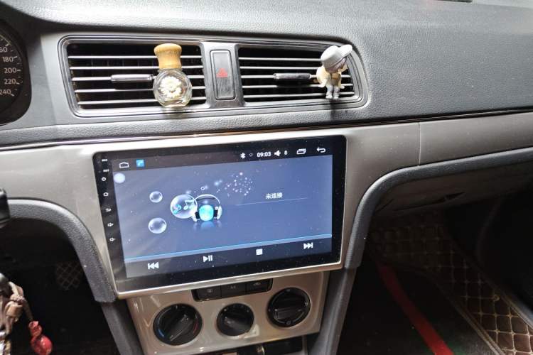 Used Volkswagen Lavida 2013 Revised Classic 1.6L Manual Fashion Edition Audio And AC Panel