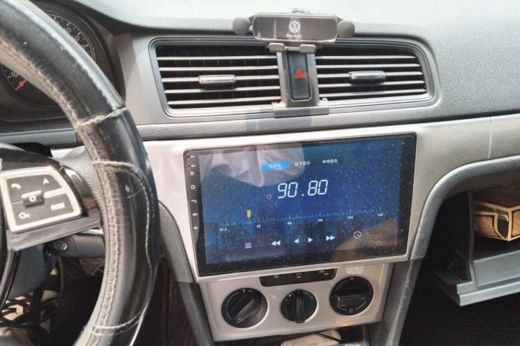 Used Volkswagen Lavida 2013 Revised Classic 1.6L Manual Fashion Edition Audio And AC Panel