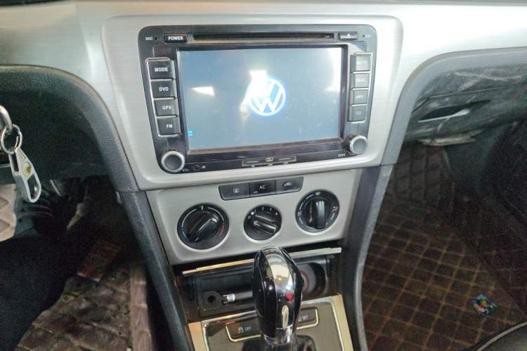 Used Volkswagen Lavida 2013 1.4TSI DSG Comfort Edition Audio And AC Panel