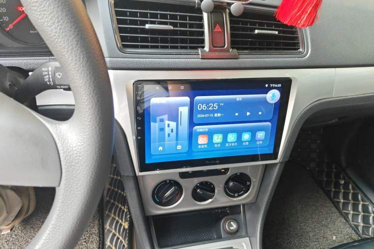 Used Volkswagen Lavida 2013 Revised Classic 1.6L Manual Fashion Edition Audio And AC Panel