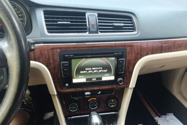 Used Volkswagen Lavida 2013 1.4 TSI DSG Luxury Navigation Edition Audio And AC Panel
