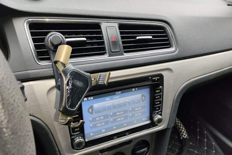 Used Volkswagen Lavida 2013 Restyled Classic 1.6L Automatic Comfort Edition Audio And AC Panel