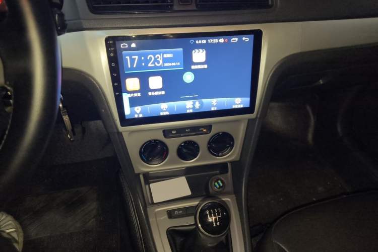 Used Volkswagen Lavida 2013 Revised Classic 1.6L Manual Fashion Edition Audio And AC Panel