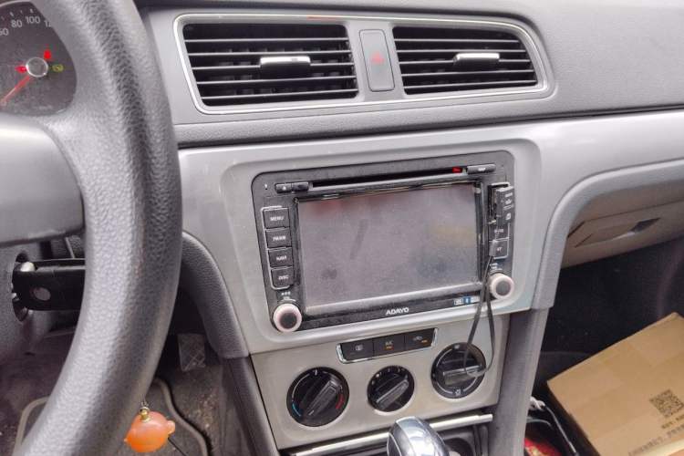 Used Volkswagen Lavida 2013 Restyled Classic 1.6L Automatic Comfort Edition Audio And AC Panel