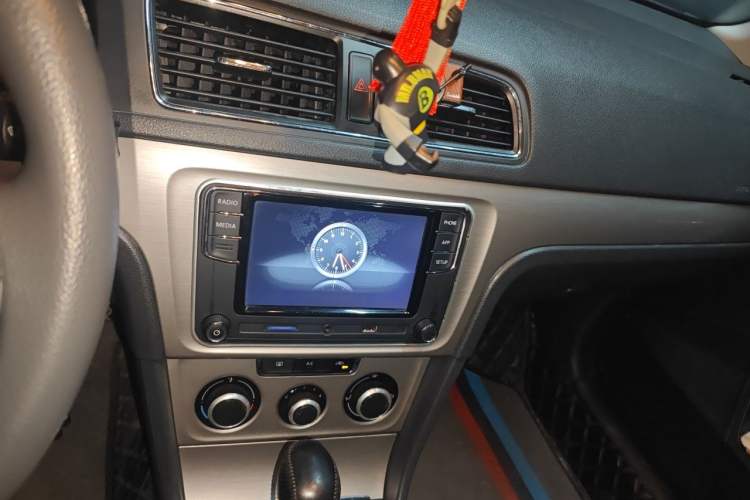 Used Volkswagen Lavida 2013 Restyled Classic 1.6L Automatic Comfort Edition Audio And AC Panel