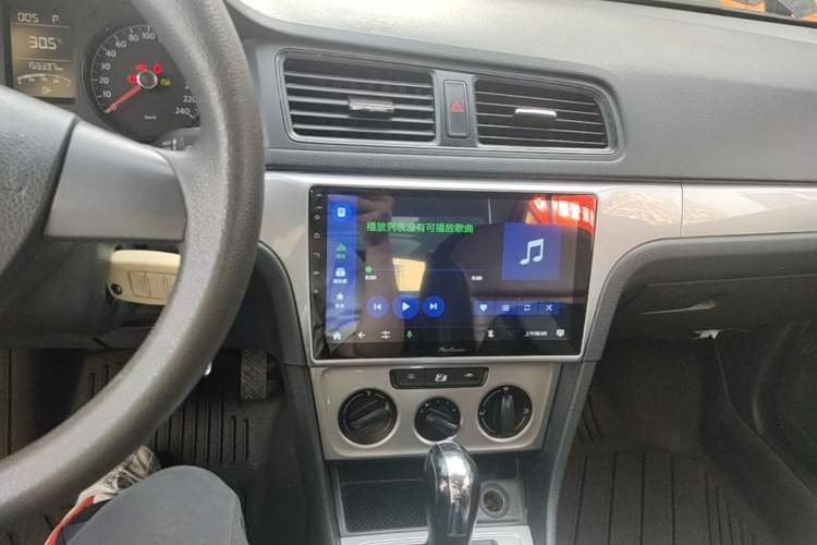 Used Volkswagen Lavida 2013 Revised Classic 1.6L Automatic Fashion Edition Audio And AC Panel