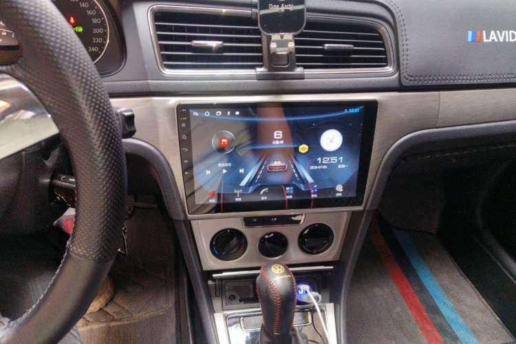 Used Volkswagen Lavida 2013 Restyled Classic 1.6L Automatic Comfort Edition Audio And AC Panel