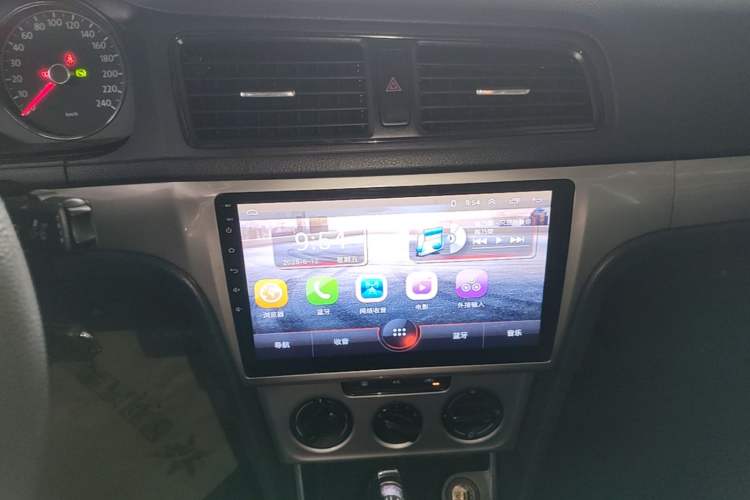 Used Volkswagen Lavida 2013 Revised Classic 1.6L Automatic Fashion Edition Audio And AC Panel