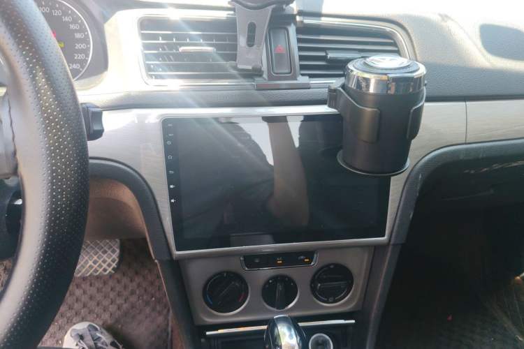 Used Volkswagen Lavida 2013 Restyled Classic 1.6L Automatic Comfort Edition Audio And AC Panel