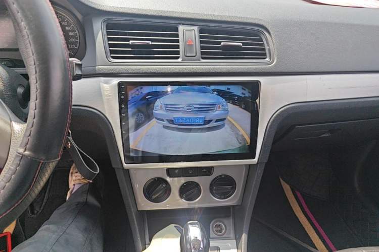 Used Volkswagen Lavida 2013 Revised Classic 1.6L Automatic Fashion Edition Audio And AC Panel