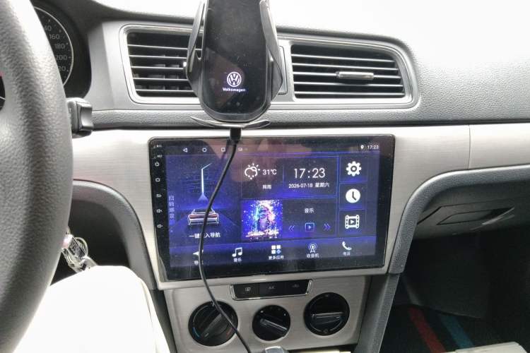 Used Volkswagen Lavida 2013 Restyled Classic 1.6L Automatic Comfort Edition Audio And AC Panel